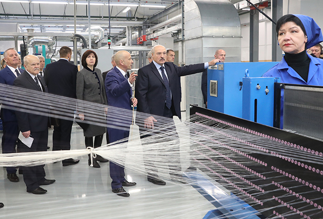LUKASHENKO VISITS OJSC "KAMVOL" - RESIDENT OF THE FEZ "MINSK"