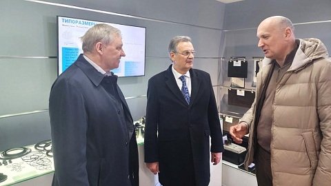 Глава администрации СЭЗ «Минск» посетил с рабочим визитом ЗАО «Амкодор-Эластомер» и СООО «ПРОДИ»