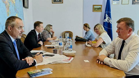 The head of the FEZ "Minsk" administration Anatoly Buben met with the Consul General of the Republic of Belarus in Shanghai Andrey Andreev