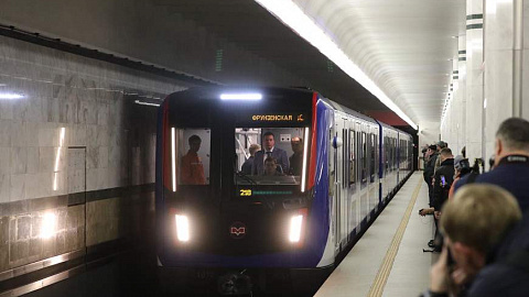 "Штадлер Минск" показал новый электропоезд для столичной подземки